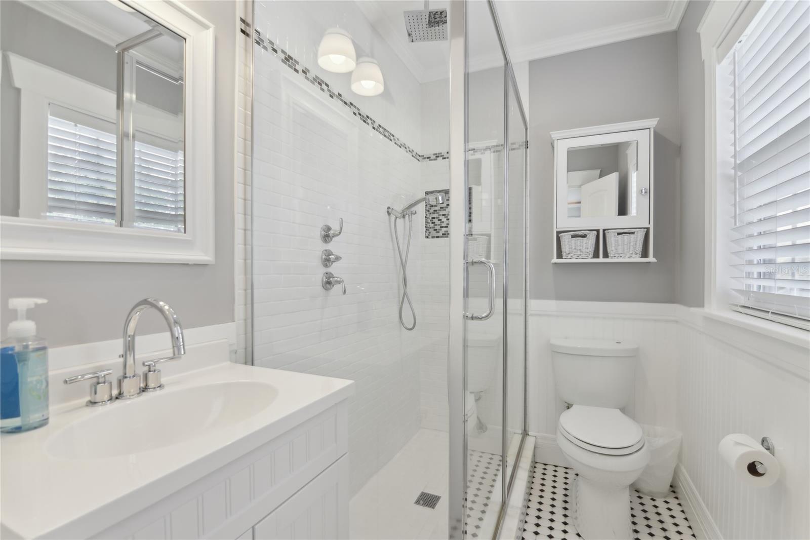 Each bedroom has its own en-suite bathroom, offering added privacy.