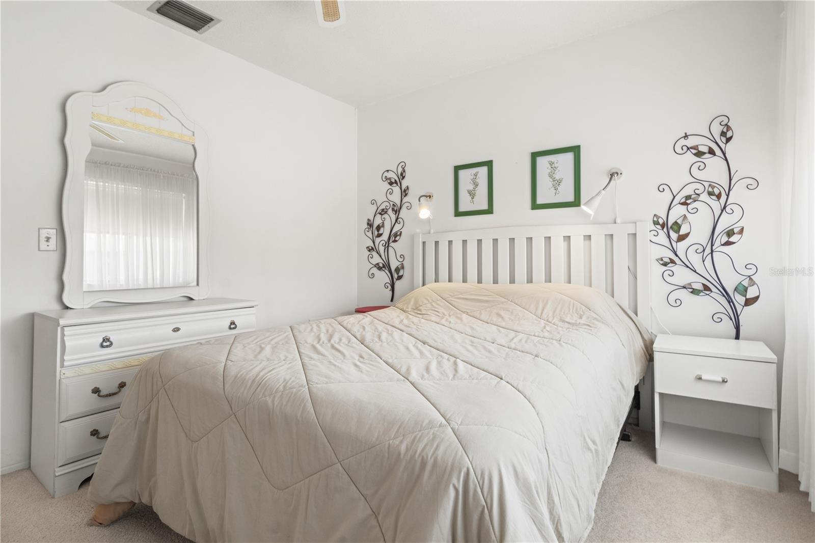 2nd bedroom