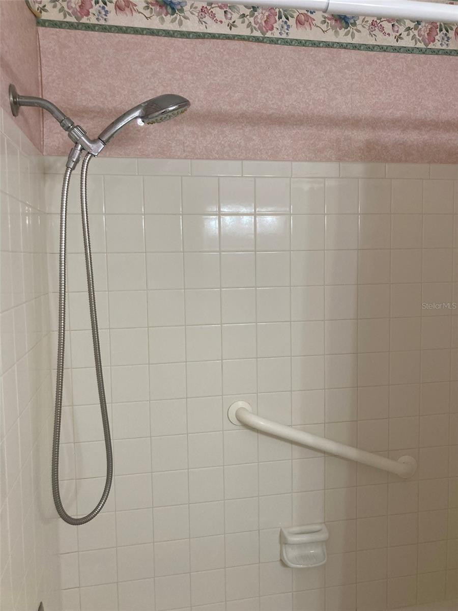 Tub/Shower combo