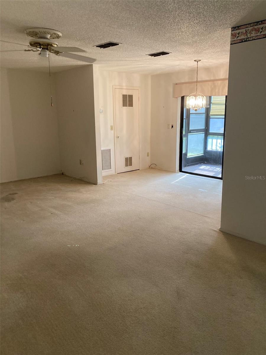 Living room-dining room combo