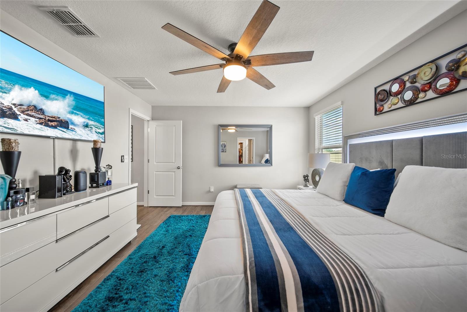 Primary suite