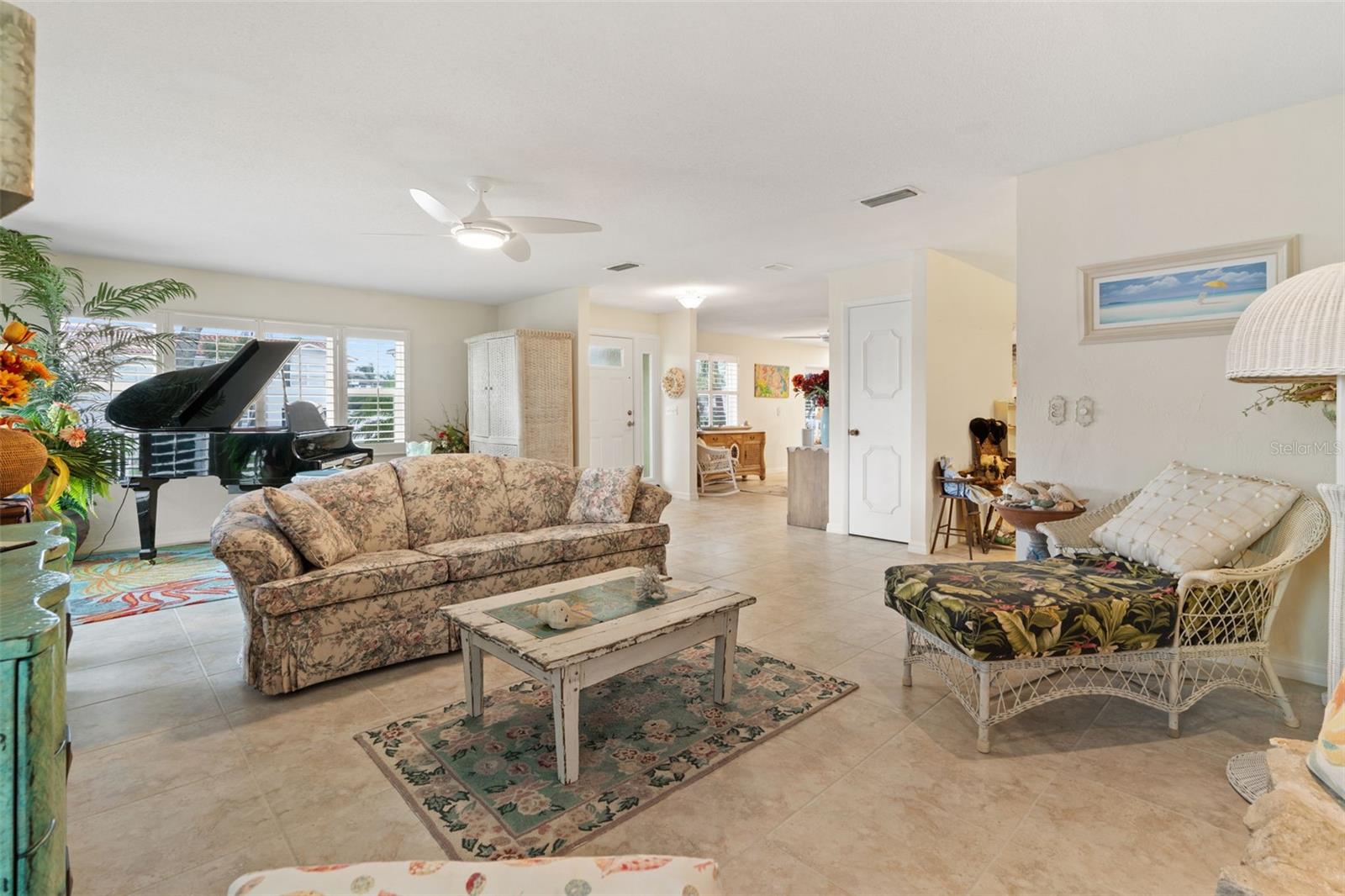 Living Room - South view