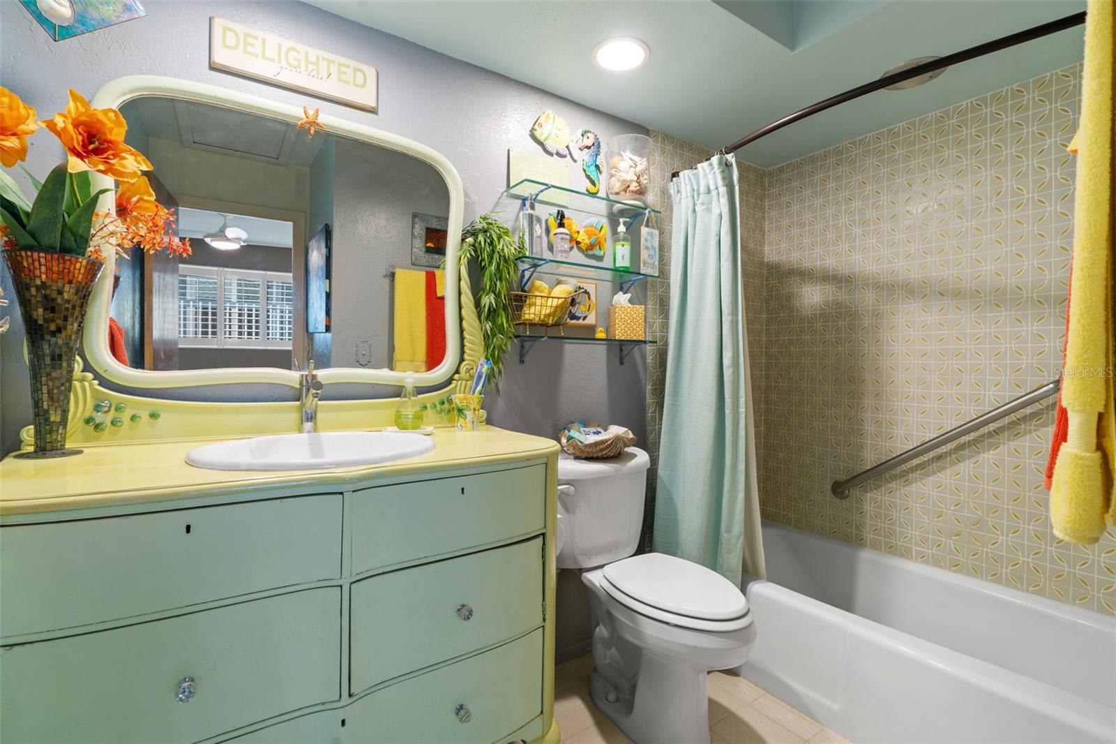 Guest en-suite bathroom