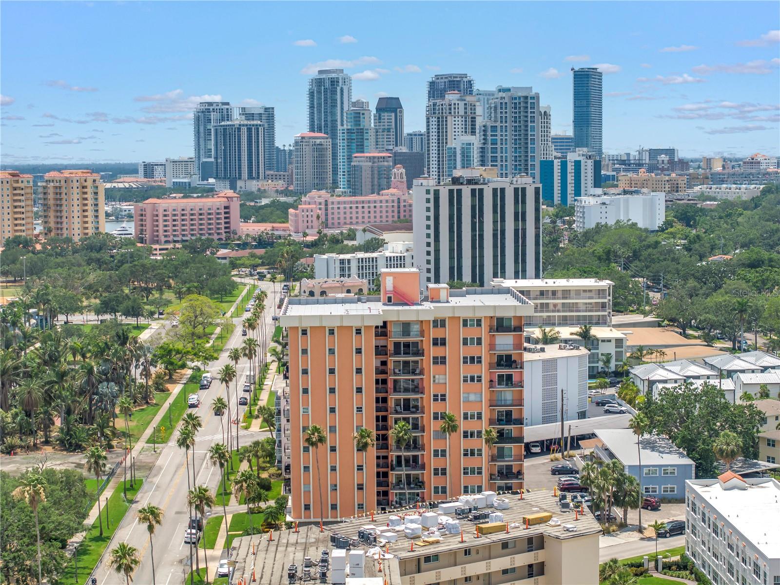 CLOSE to downtown St. Petersburg.