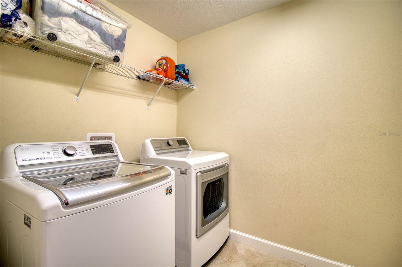Laundry room - 2nd floor