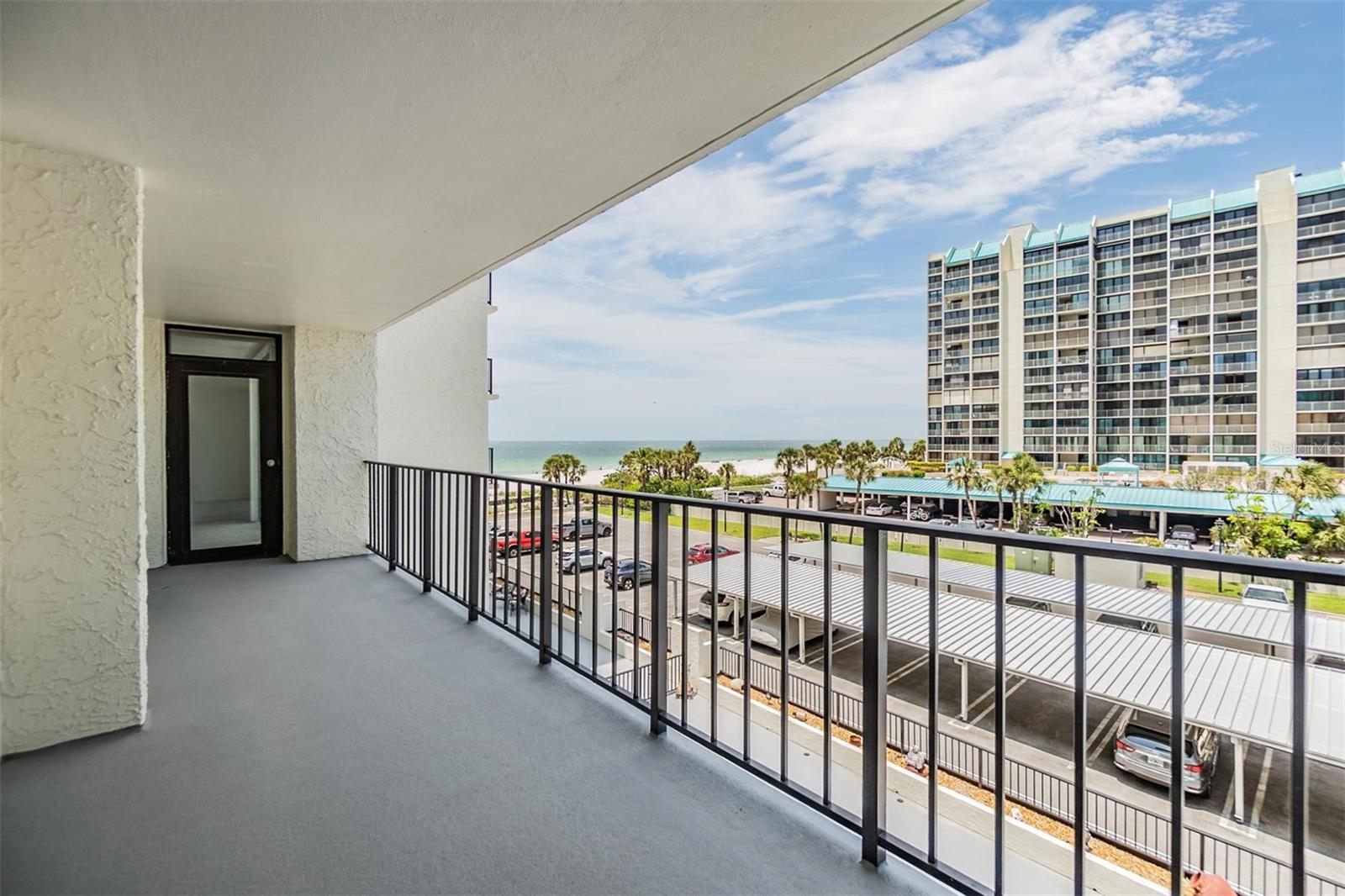 Balcony/Porch w/waterview