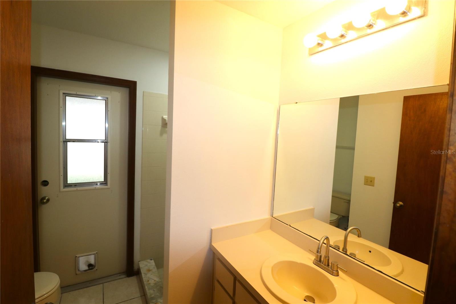 downstair guest bath