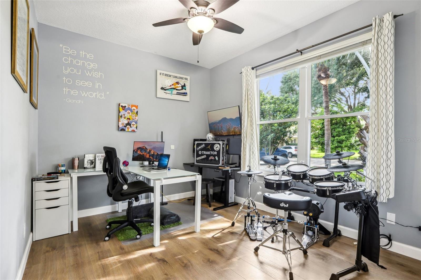 Additional room used as an office
