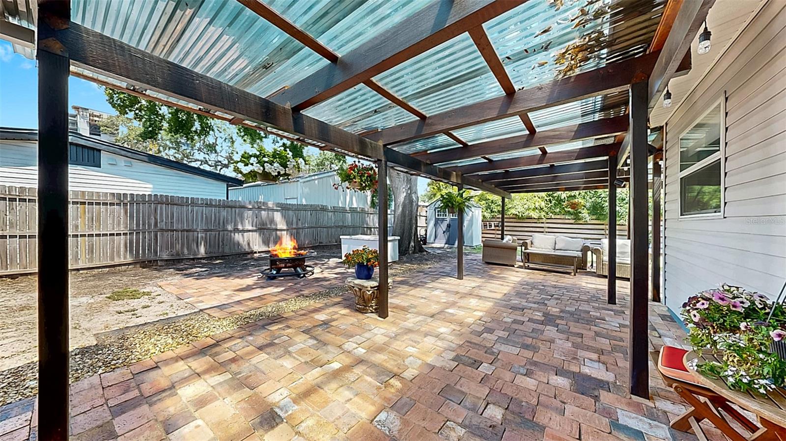 Covered Patio with Colombian hand fired bricks