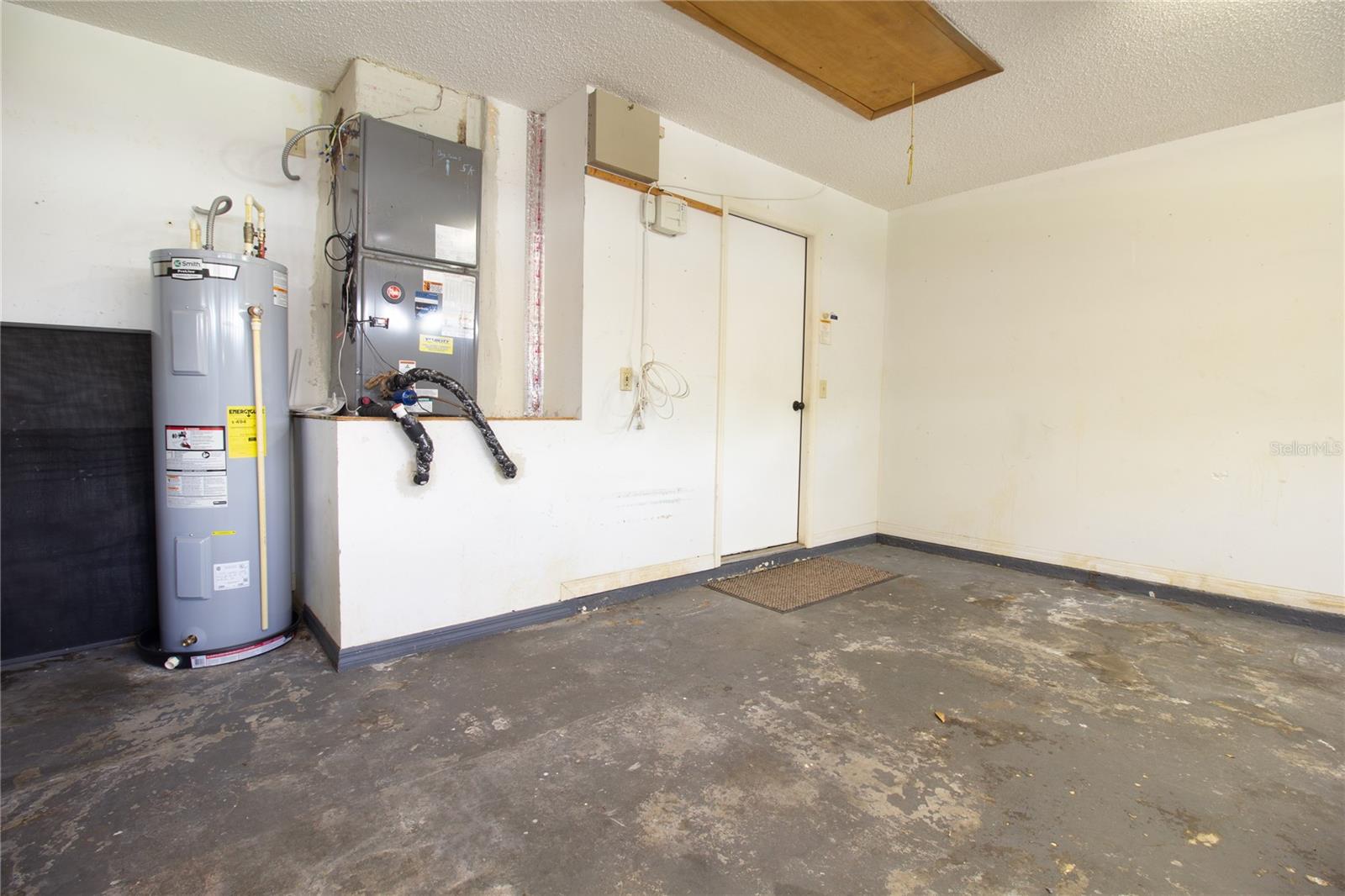 2 Car Garage - Secondary View