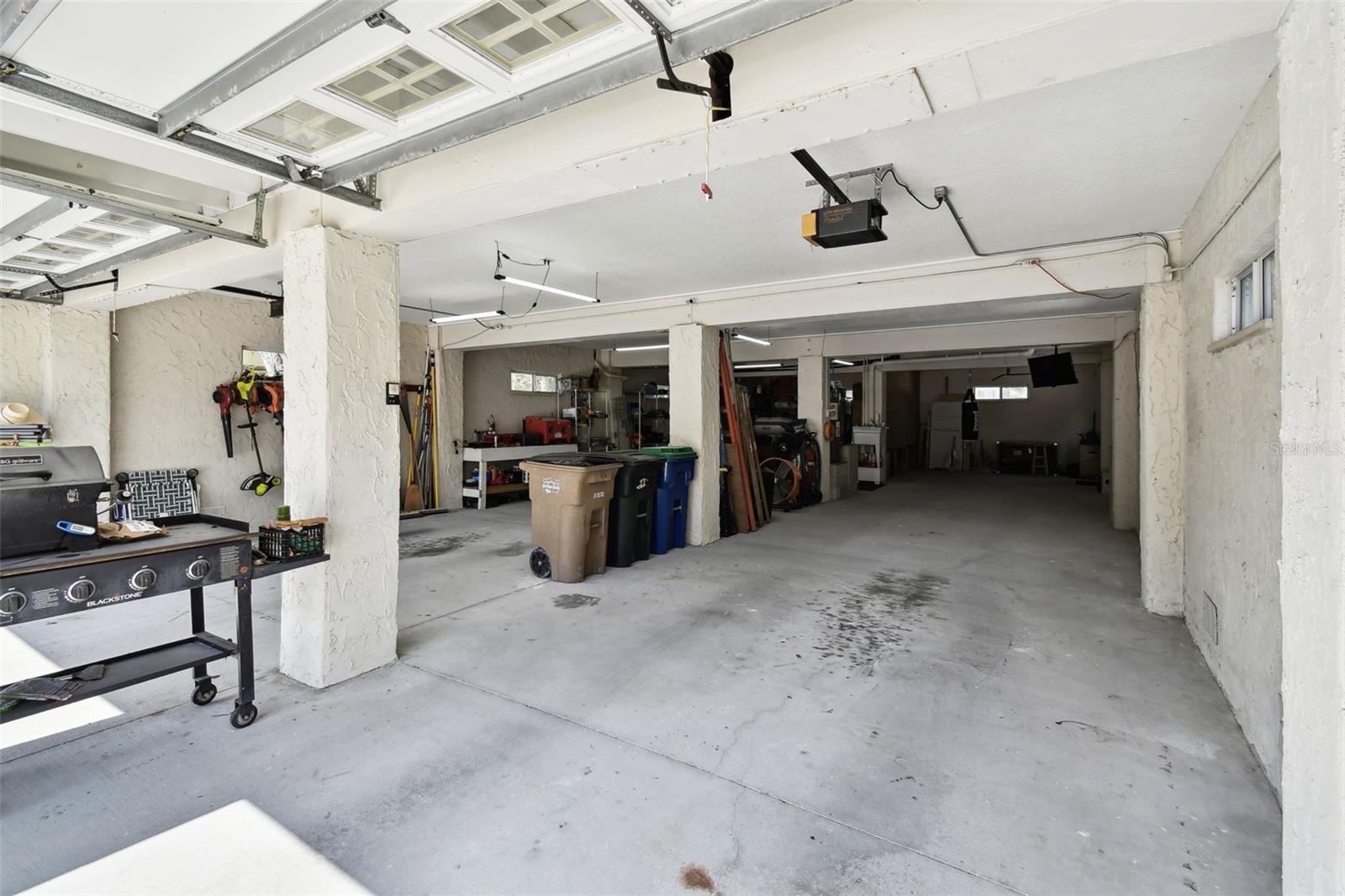 4+ Car Garage