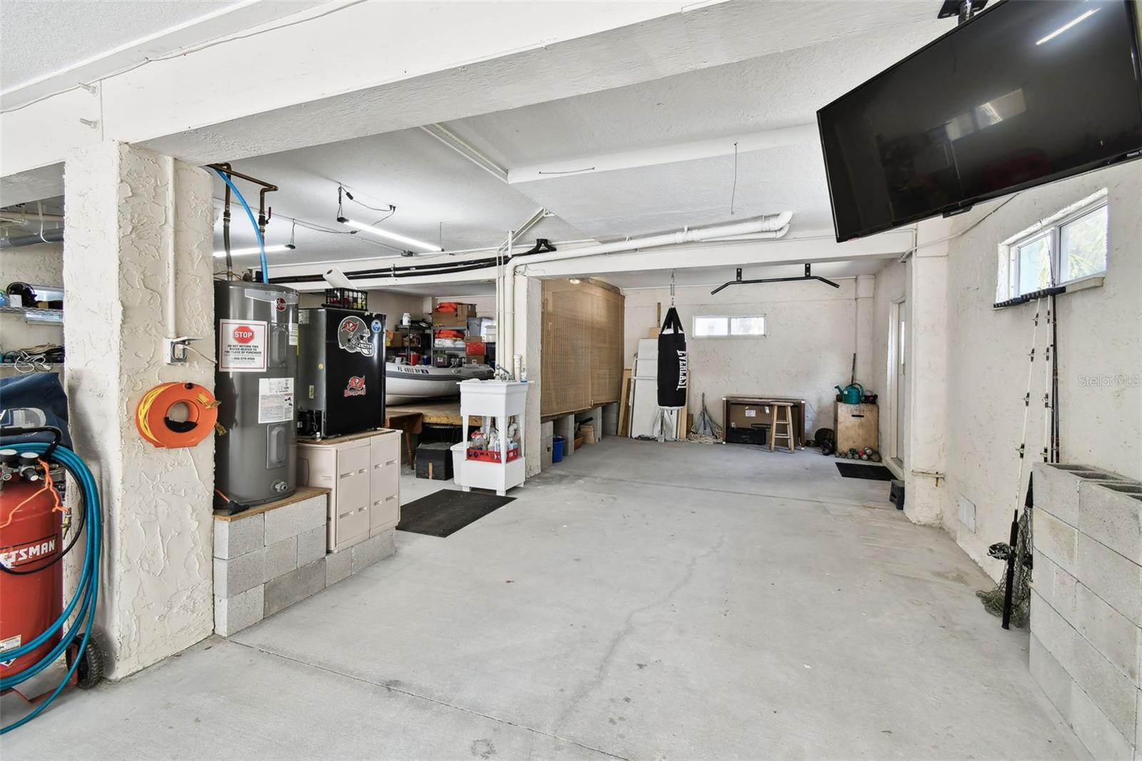 4+ Car Garage