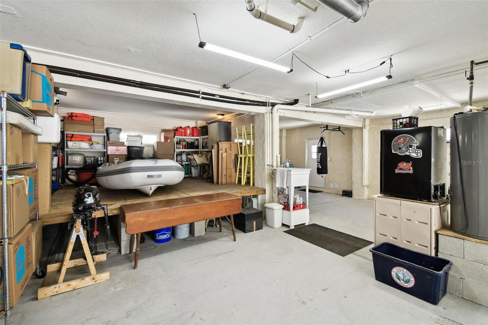 4+ Car Garage