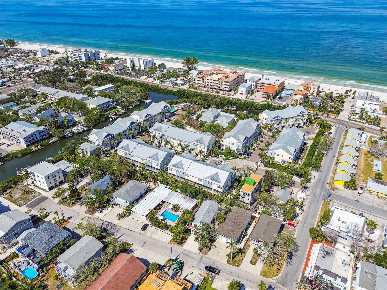 Close to the Beach, Shopping, Dining and Entertainment
