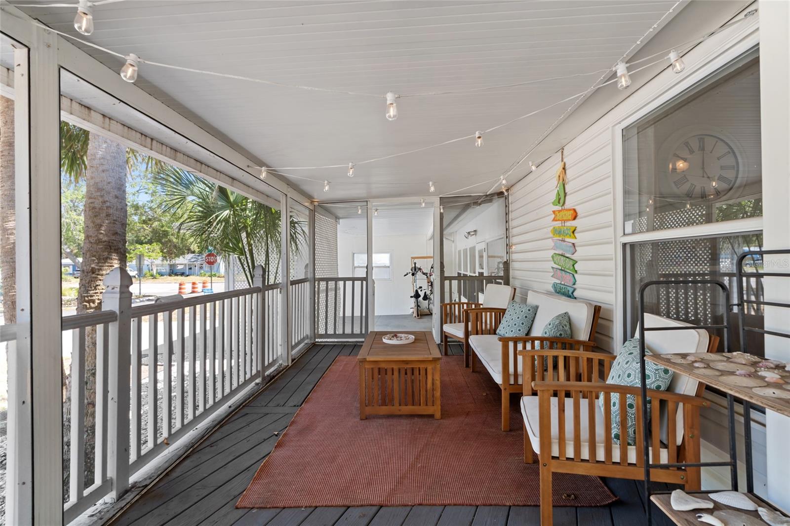 screened in lanai