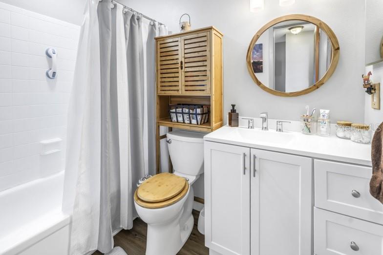 2nd floor Bath
