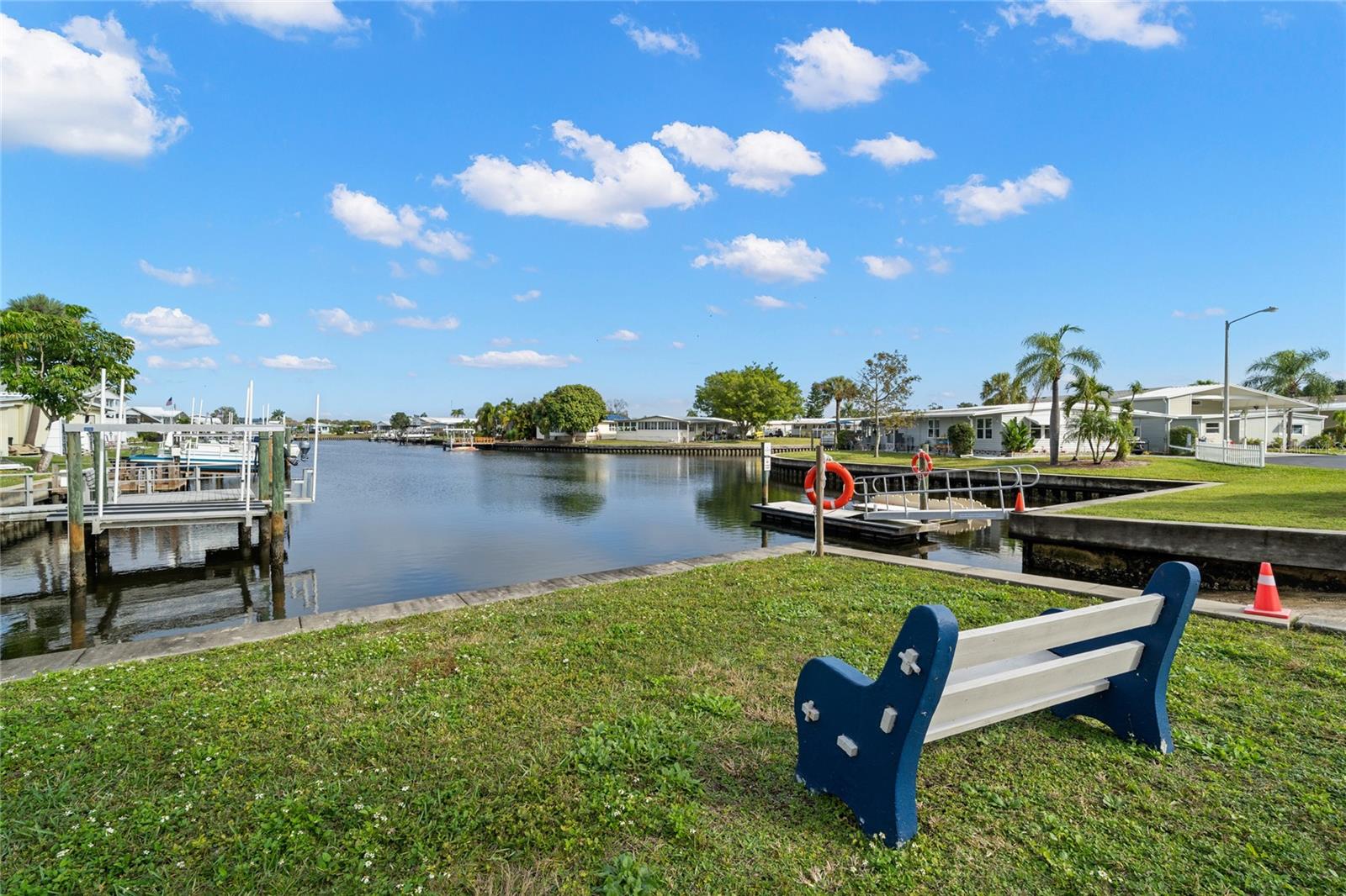 Boat ramp is closeby