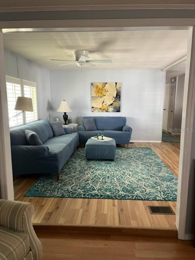 Spacious living room