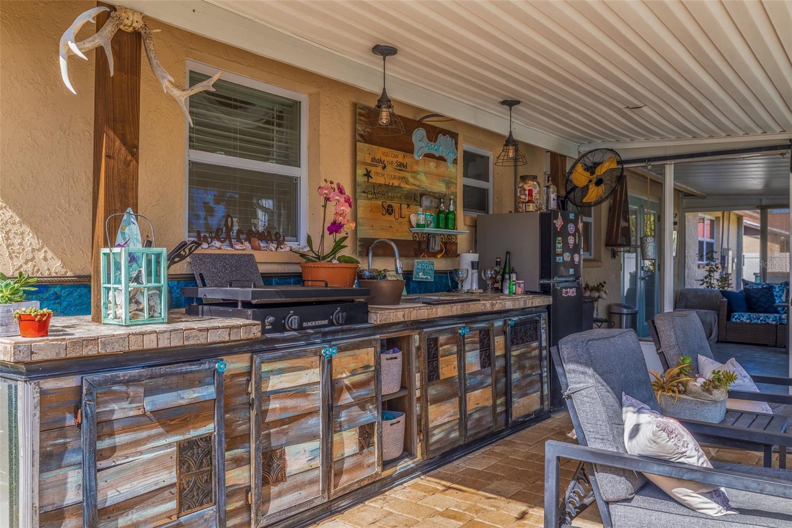 Outdoor kitchen