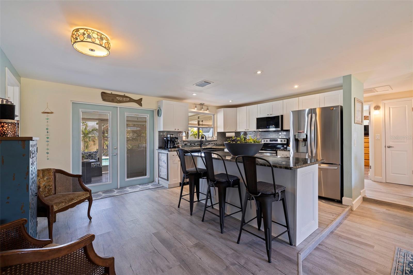 Dining/kitchen