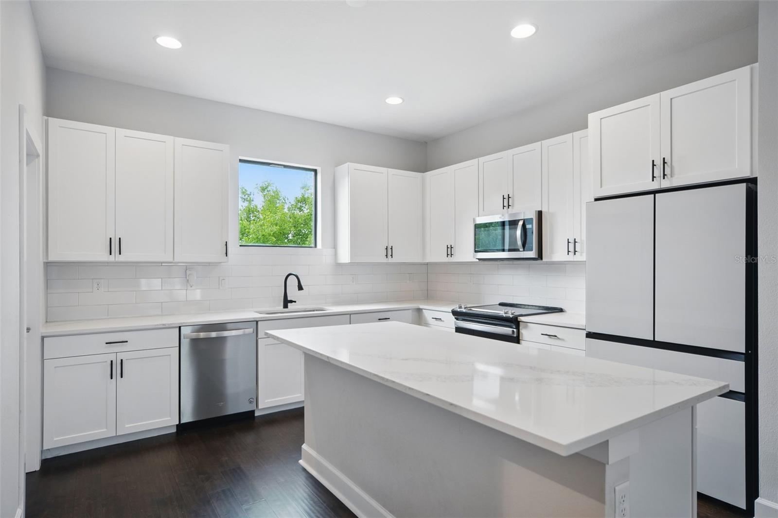 Gorgeous, modern kitchen
