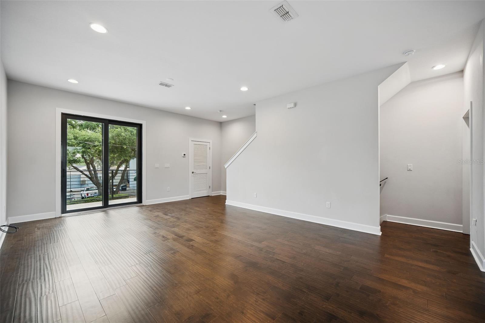 Spacious living room with balcony