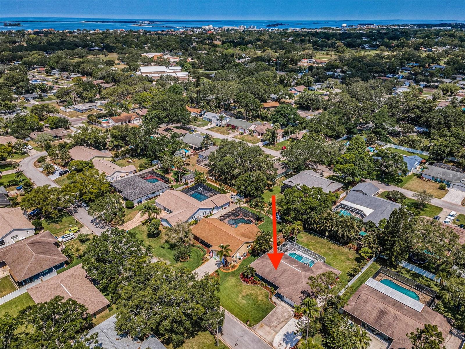 Easy access to the waterfront from this non-floodzone property.