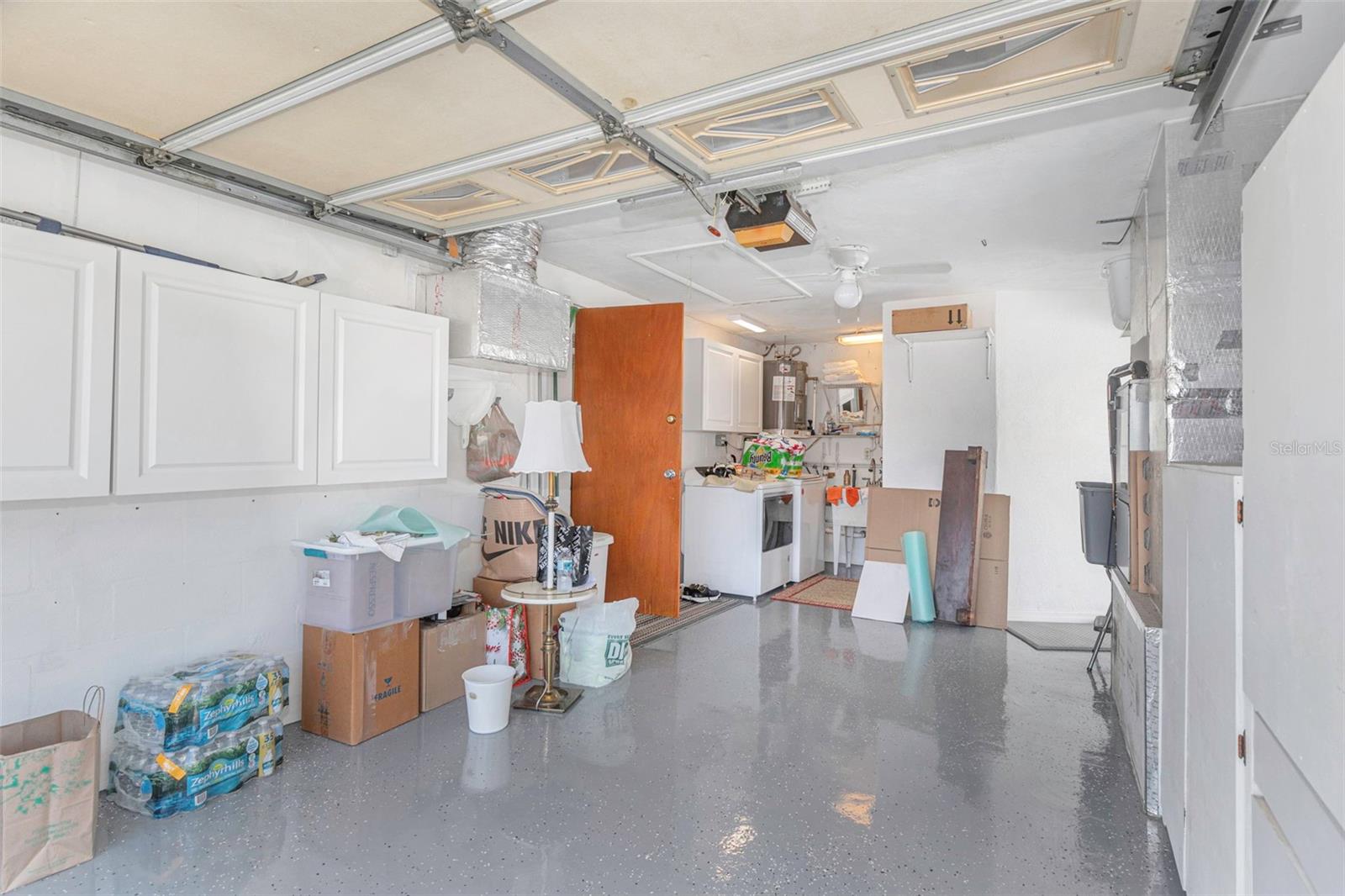 HIGH GLOSS APOXY FLOOR