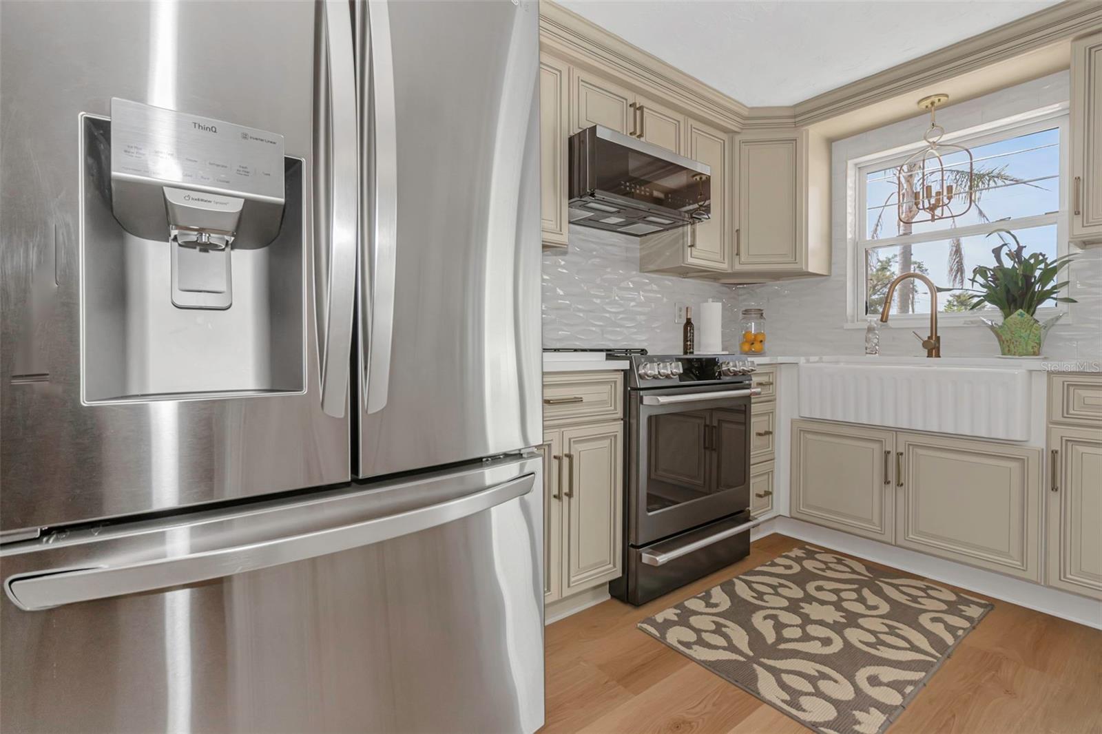 STAINLESS APPLIANCES