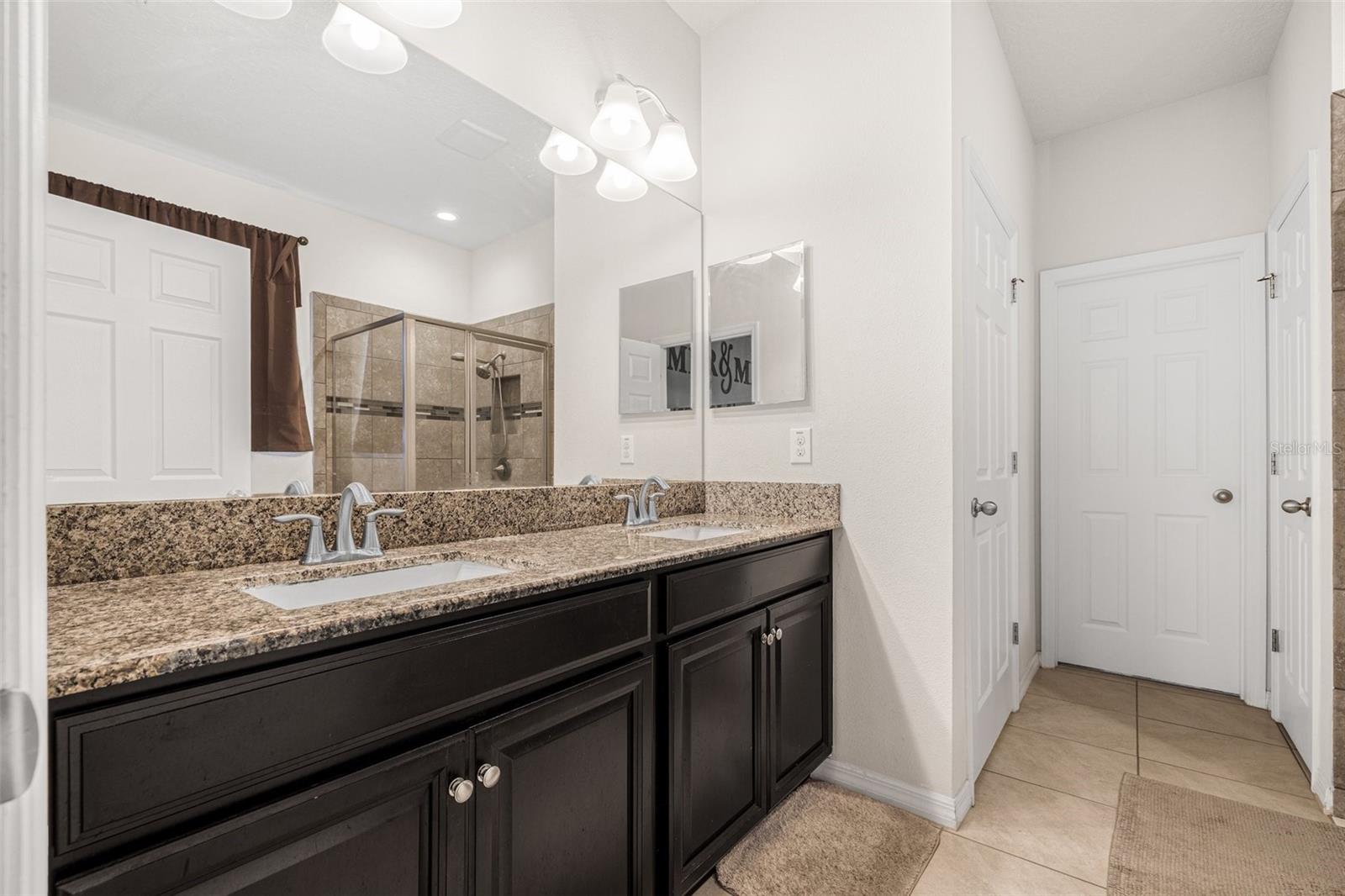 Primary En-Suite Bathroom