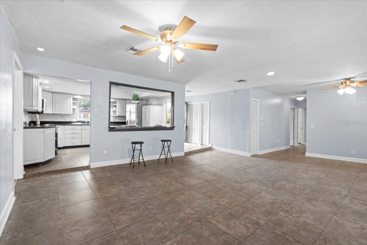 Living / Dining Area