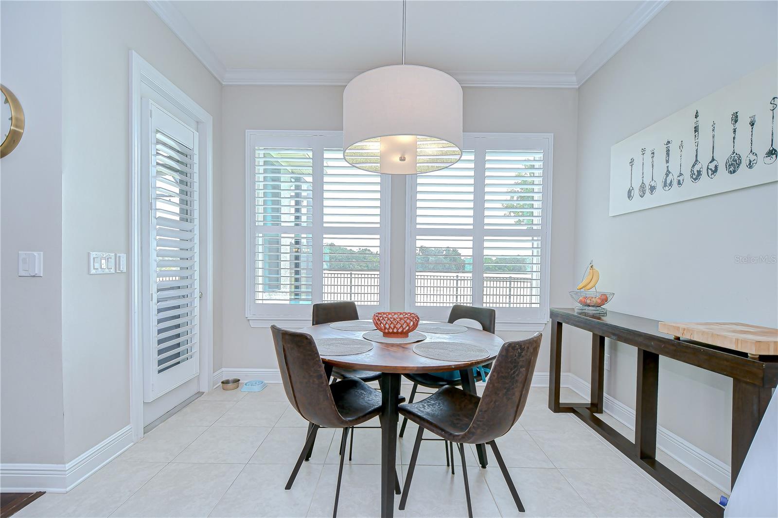 Bright breakfast nook!