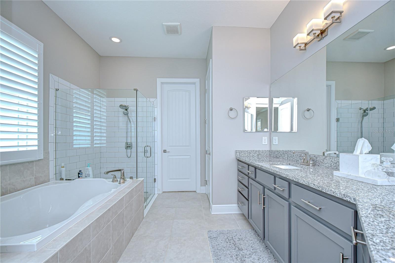 En-suite bath!