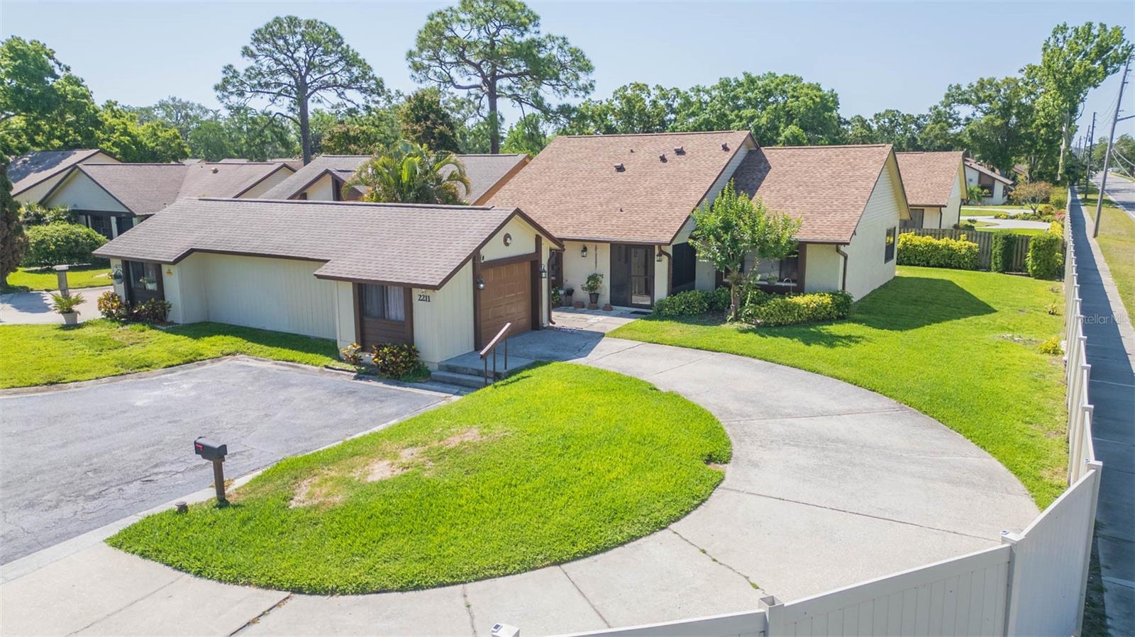 Oversized Yard, Circular Driveway