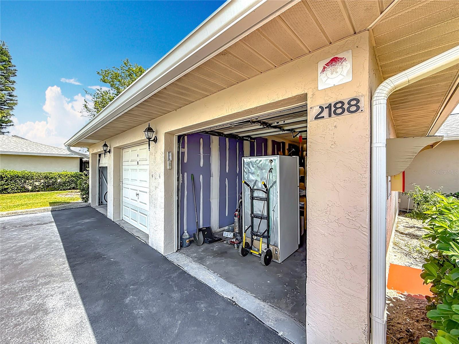 One car garage