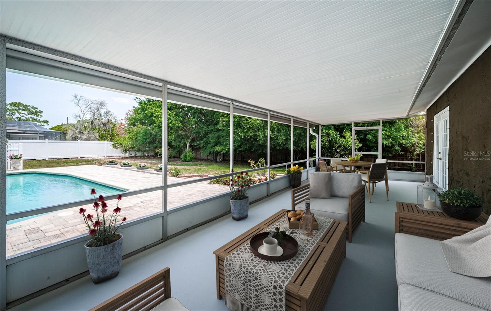 Lanai/Florida Room Virtually Staged