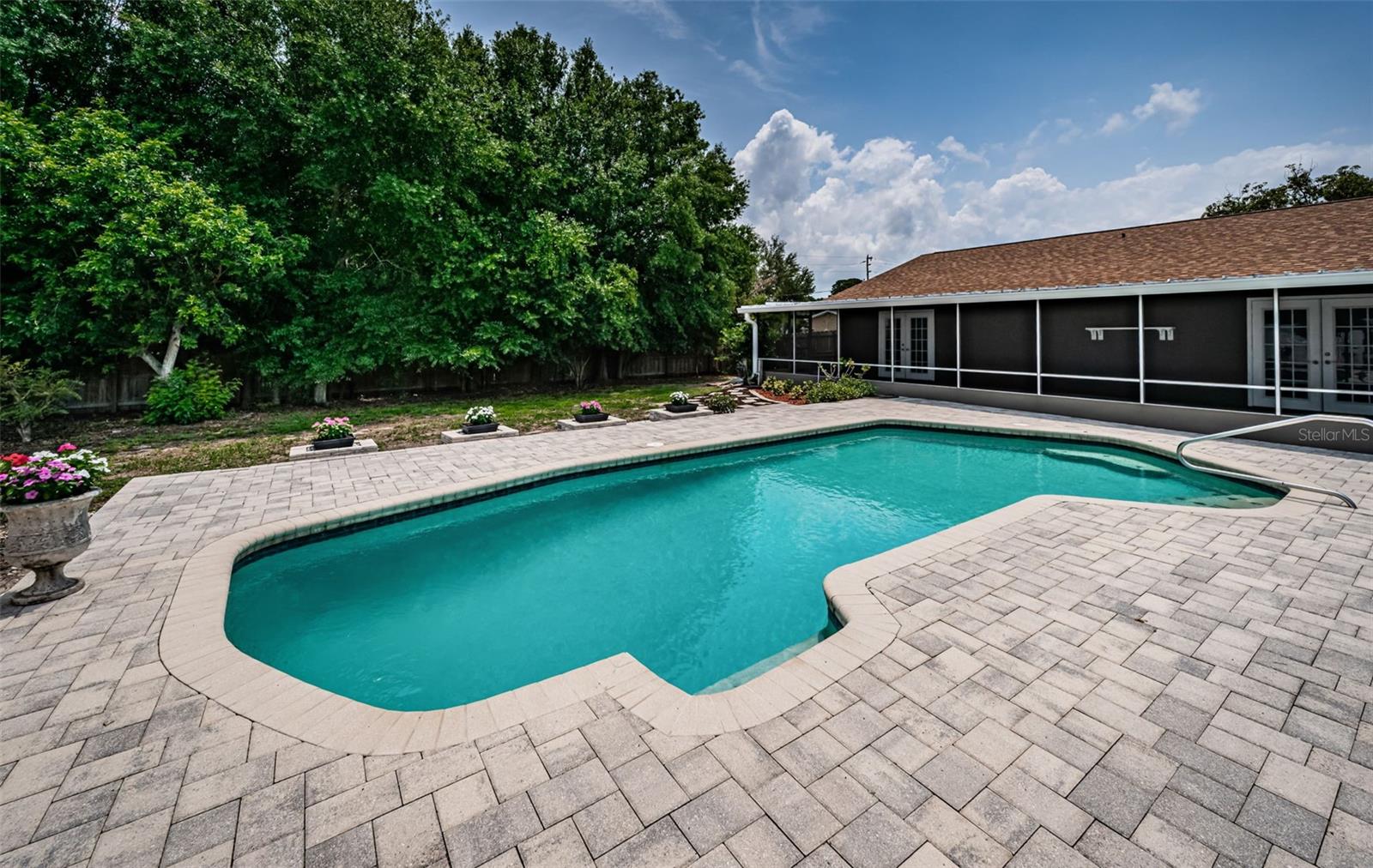 Pool/lanai