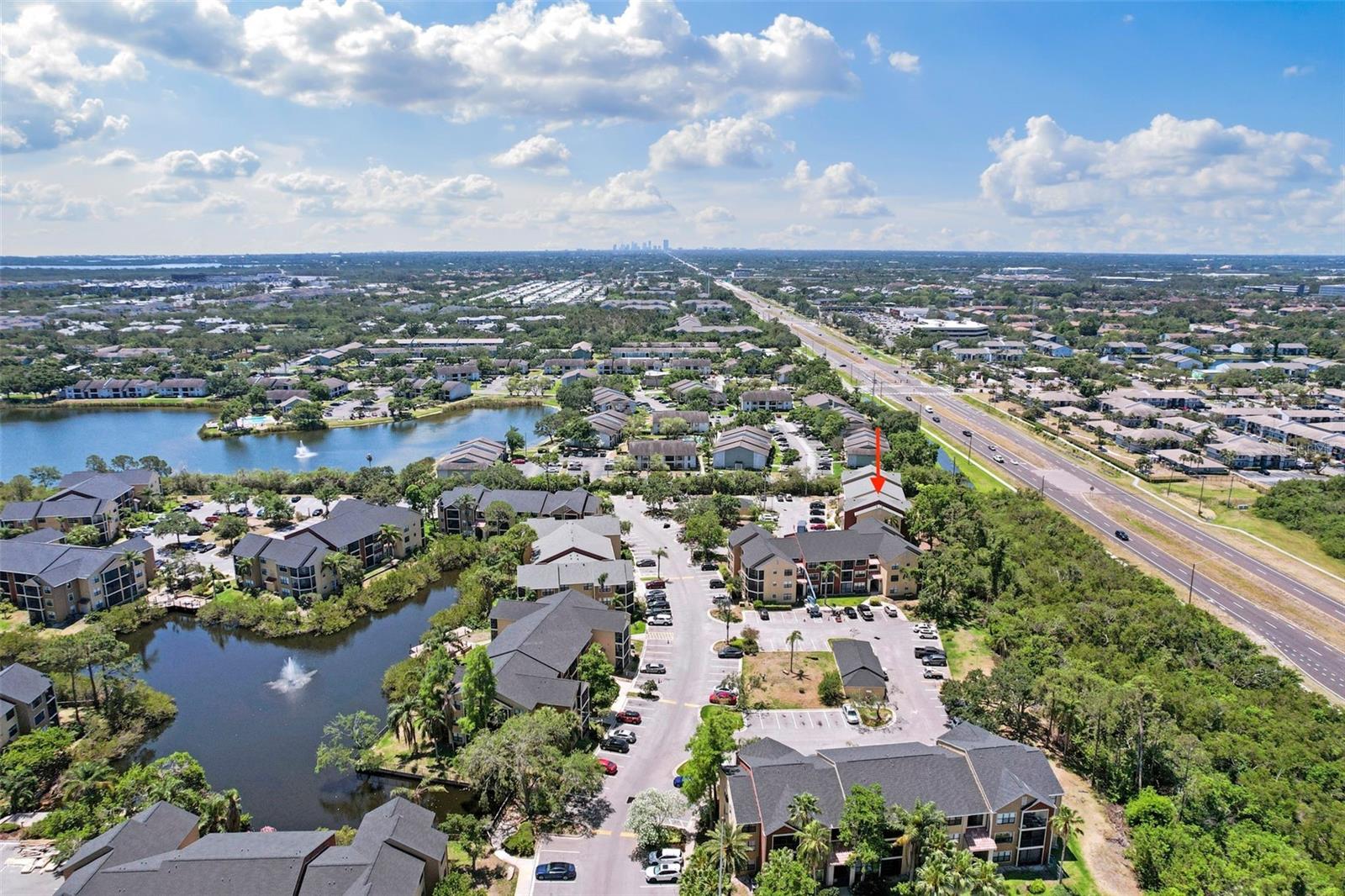 Minute to Downtown St Pete!