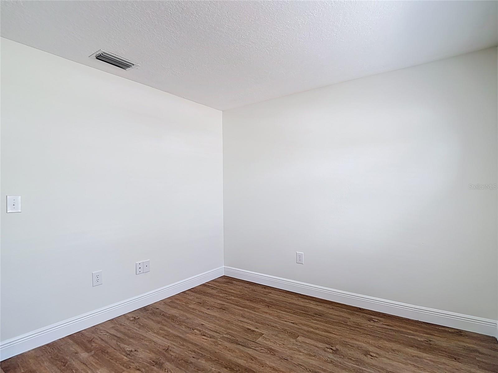 Den/Flex Space