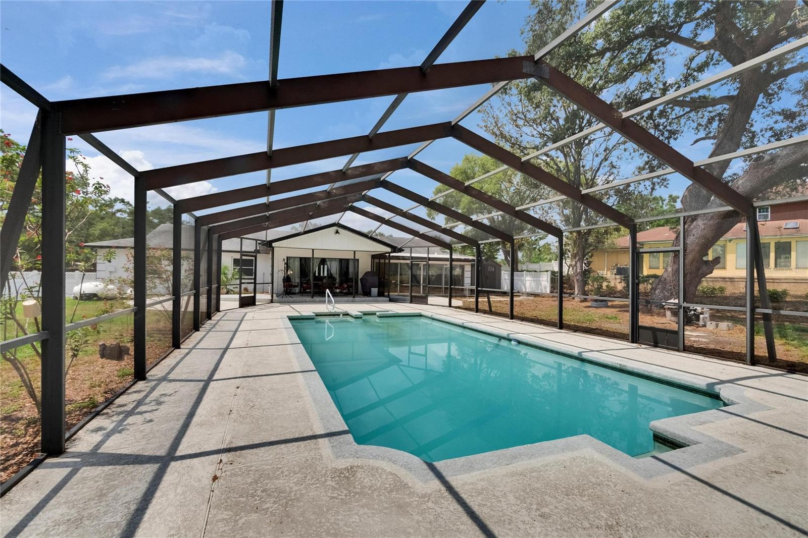 Screened-in Pool