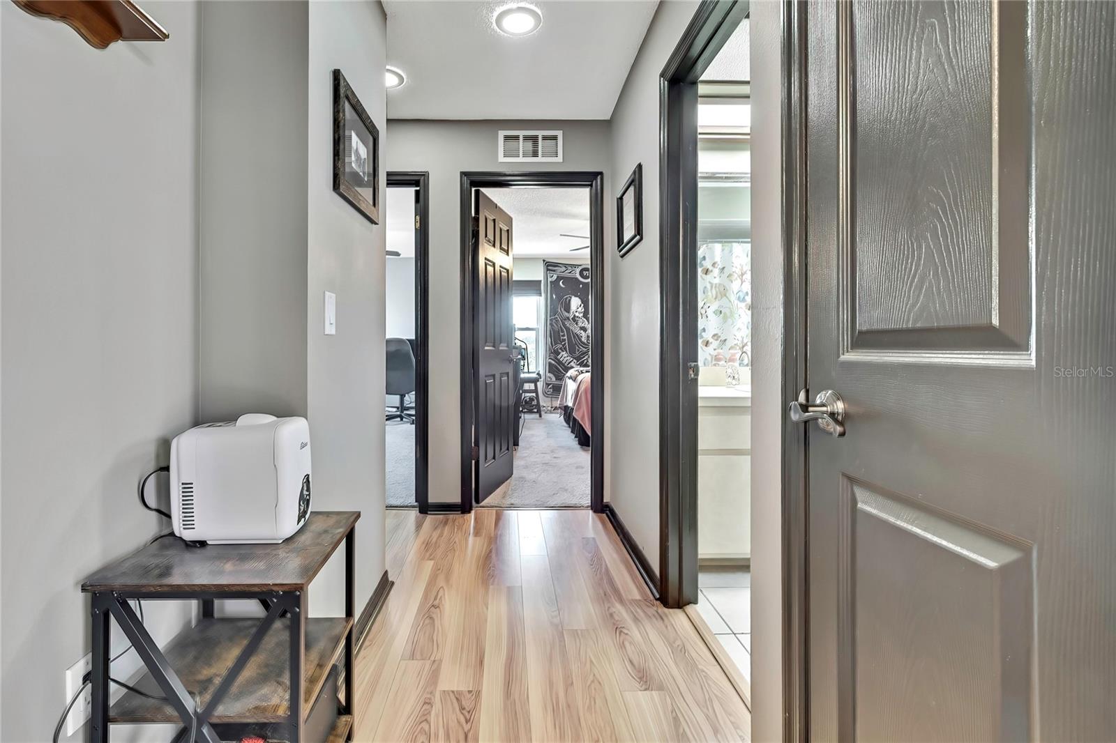 2nd floor hallway to guest rooms