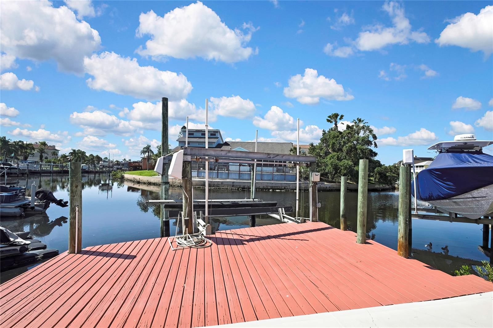 dock with boat lift