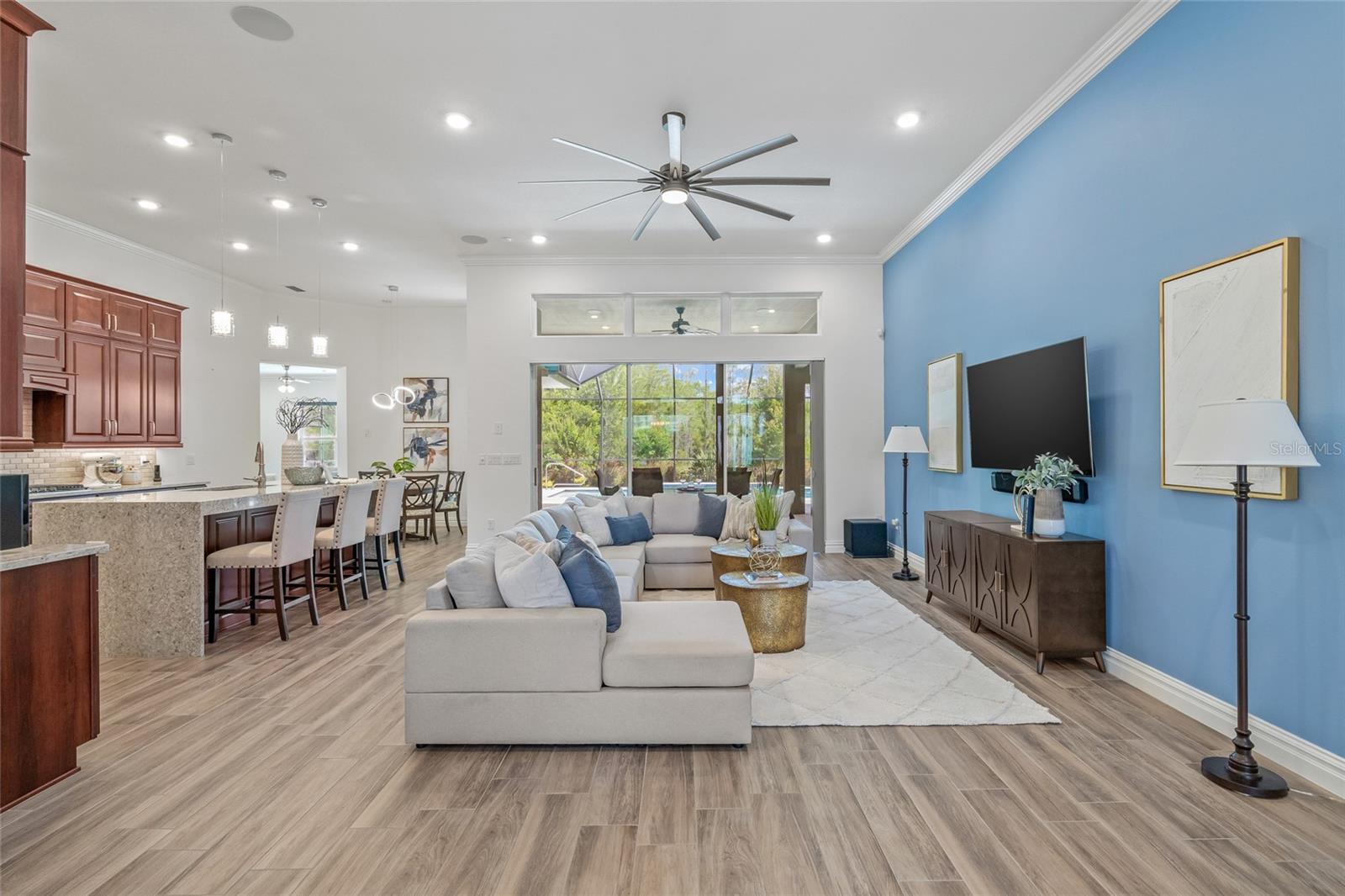 Living room/kitchen