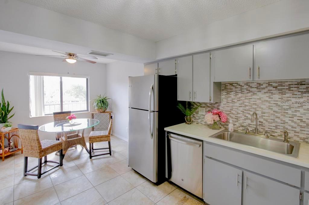 Dining Room & Kitchen