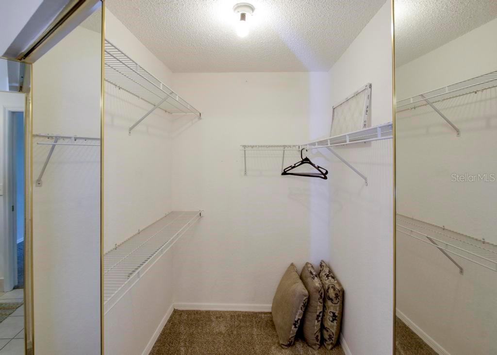 Walk-in Closet