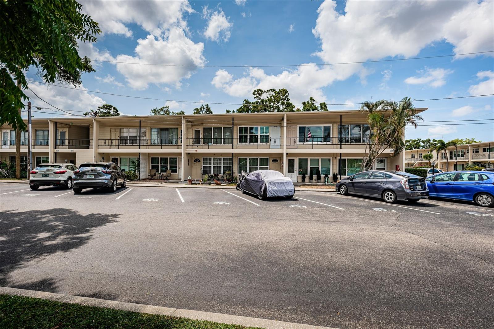 Front of building Unit #423