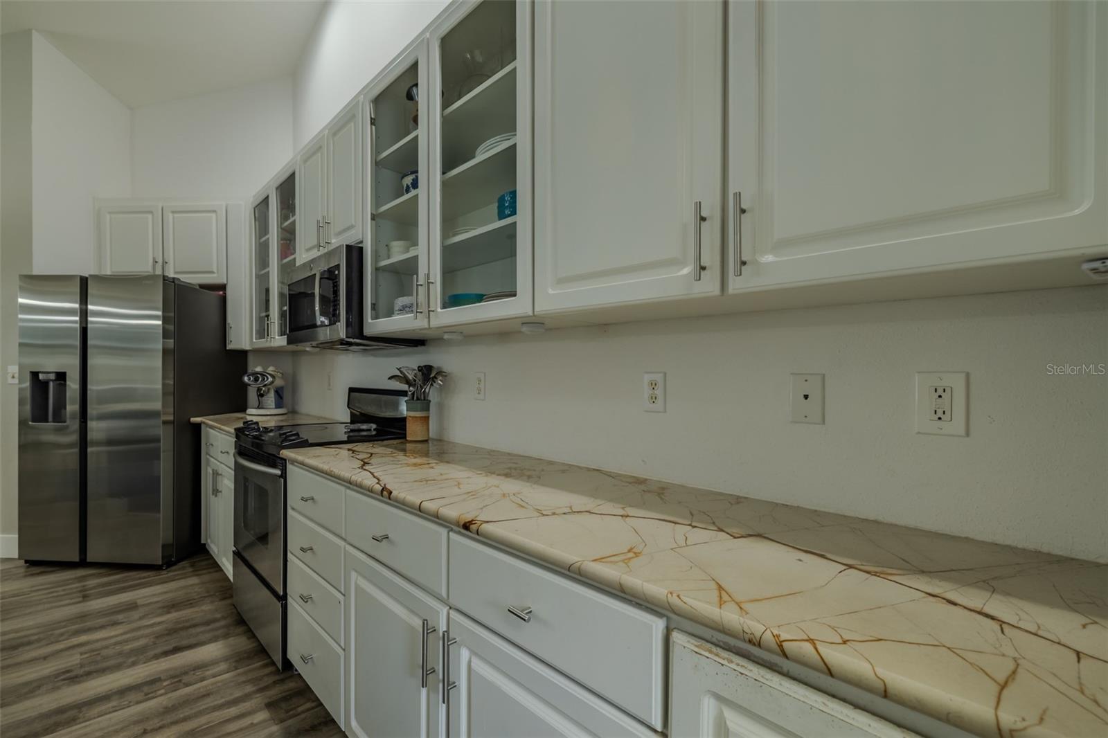 TONS of counter space!