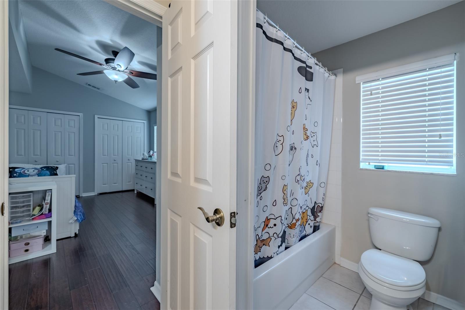 Jack & Jill Bath between Bedroom #2 & #3