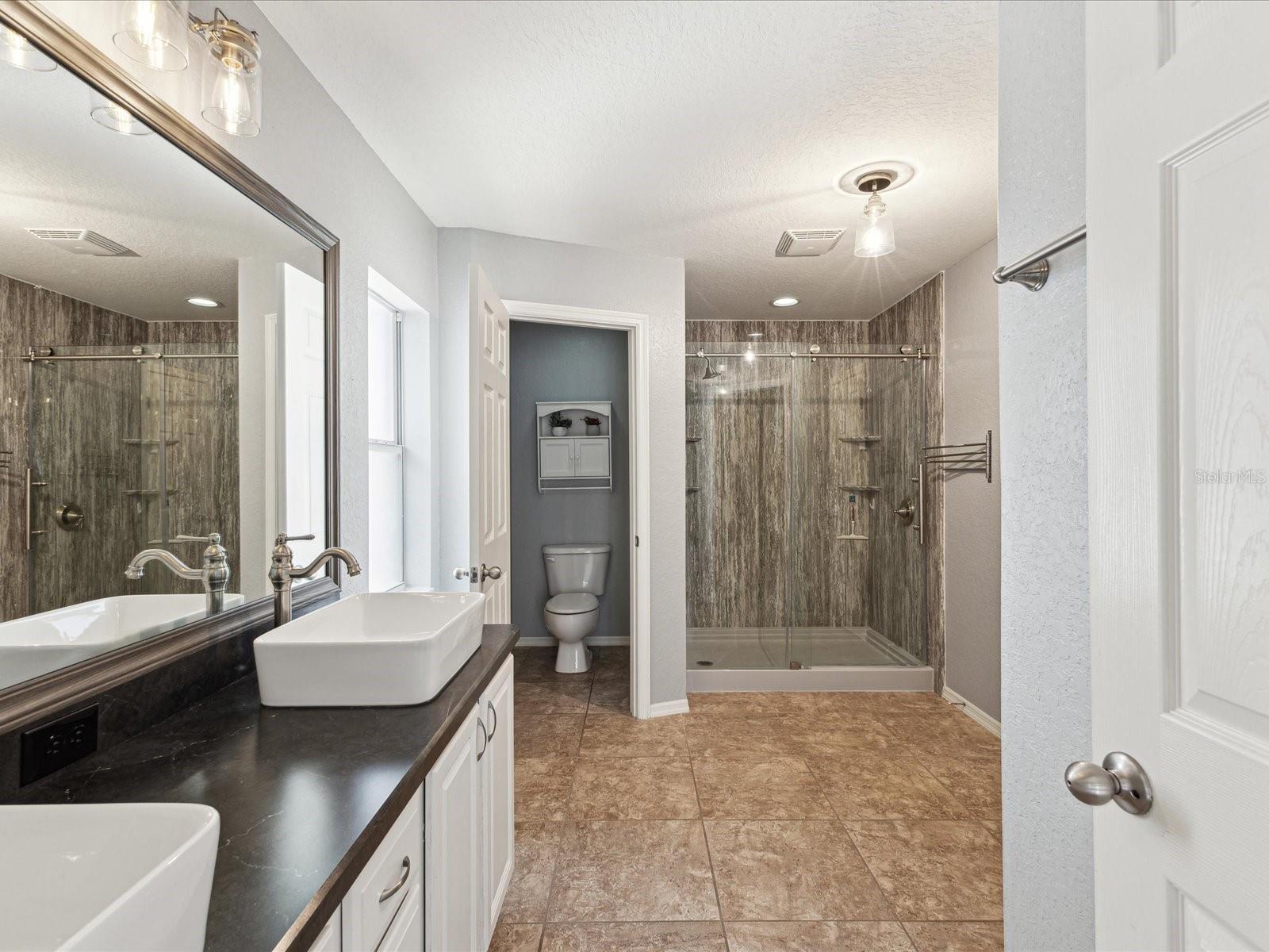 Spacious space w/ walk in closet