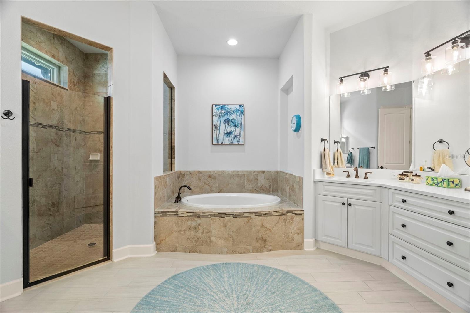 Master Bath en suite